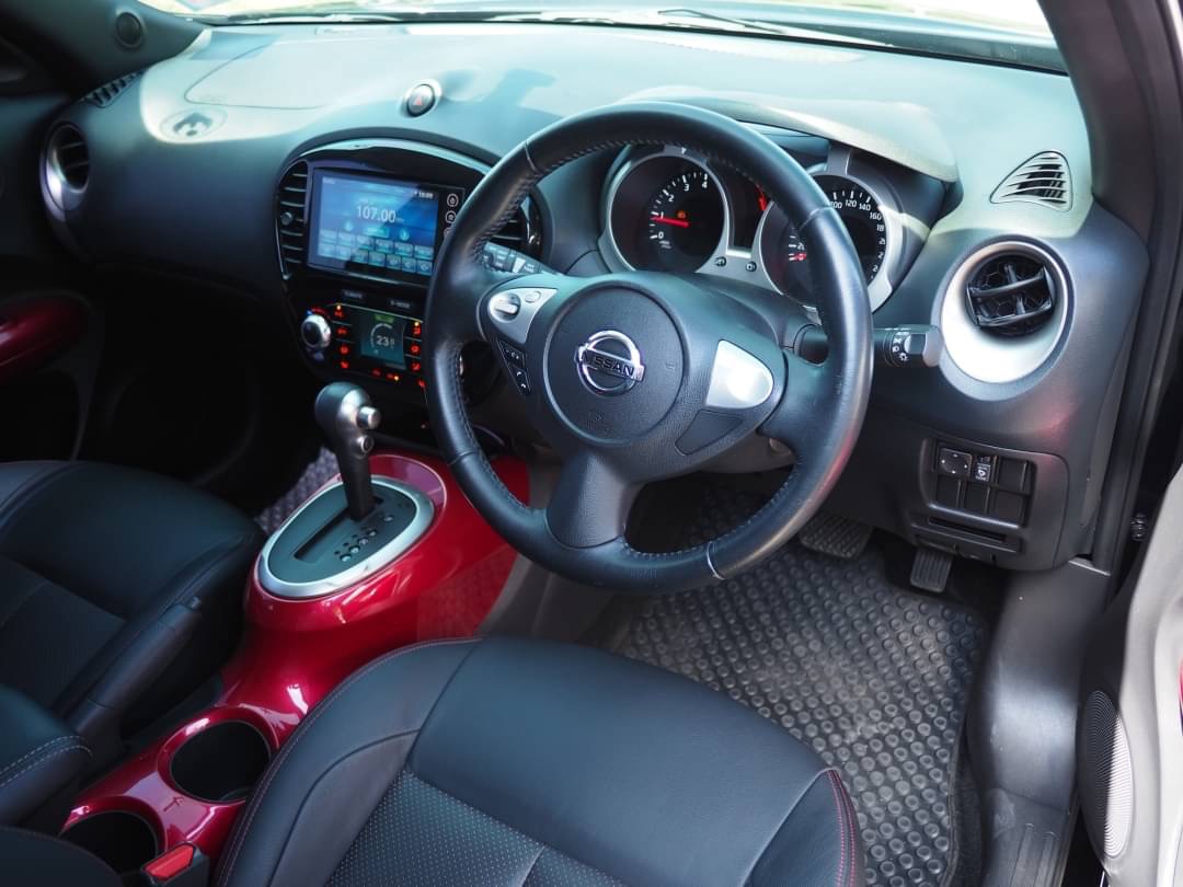 2017 Nissan Juke สีดำ (รูปที่ 15)