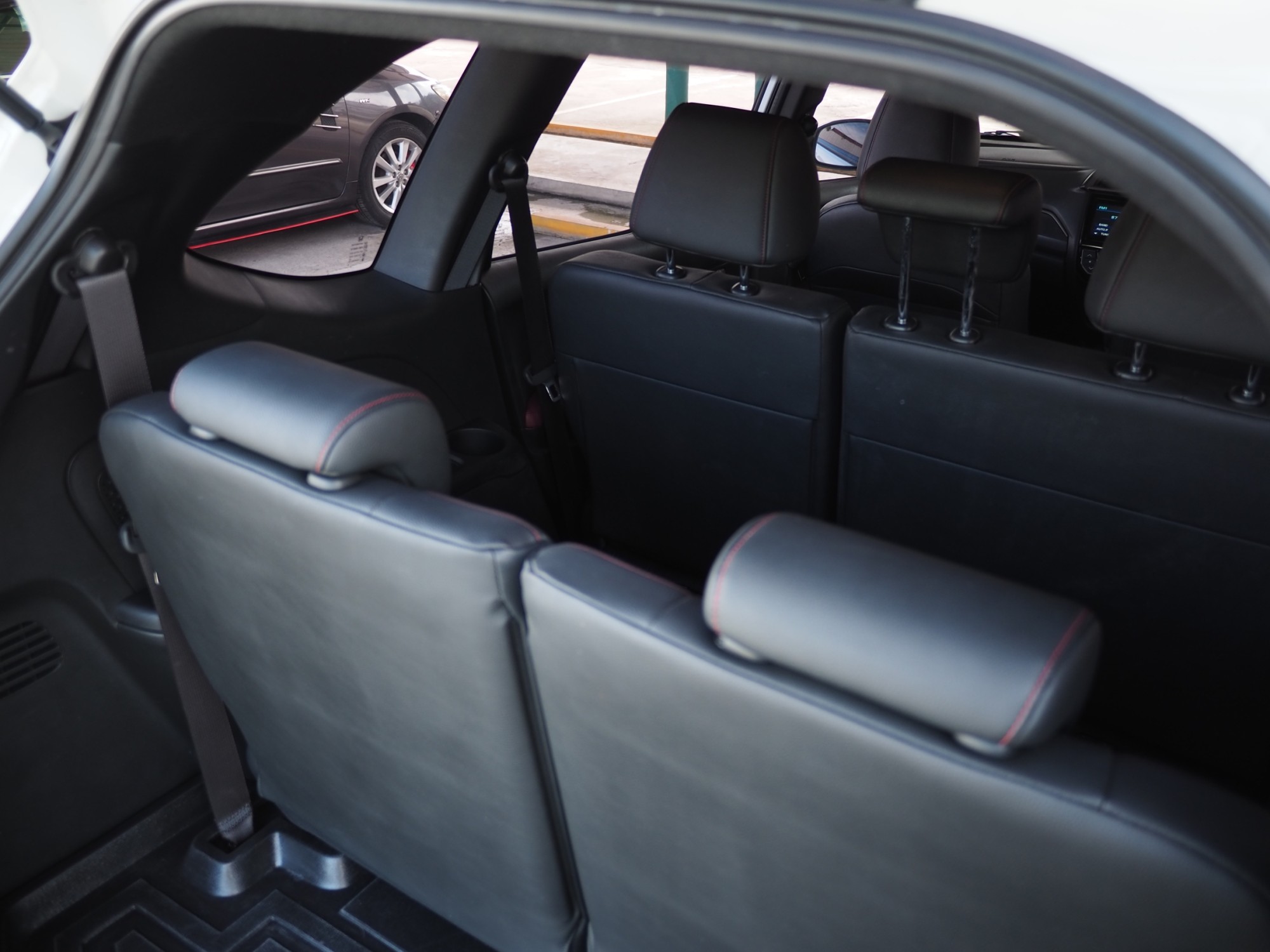 2019 Honda BR-V สีขาว (รูปที่ 10)