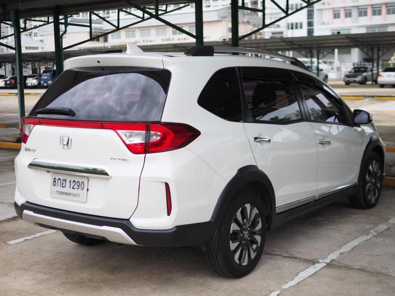 2019 Honda BR-V สีขาว (รูปที่ 6)