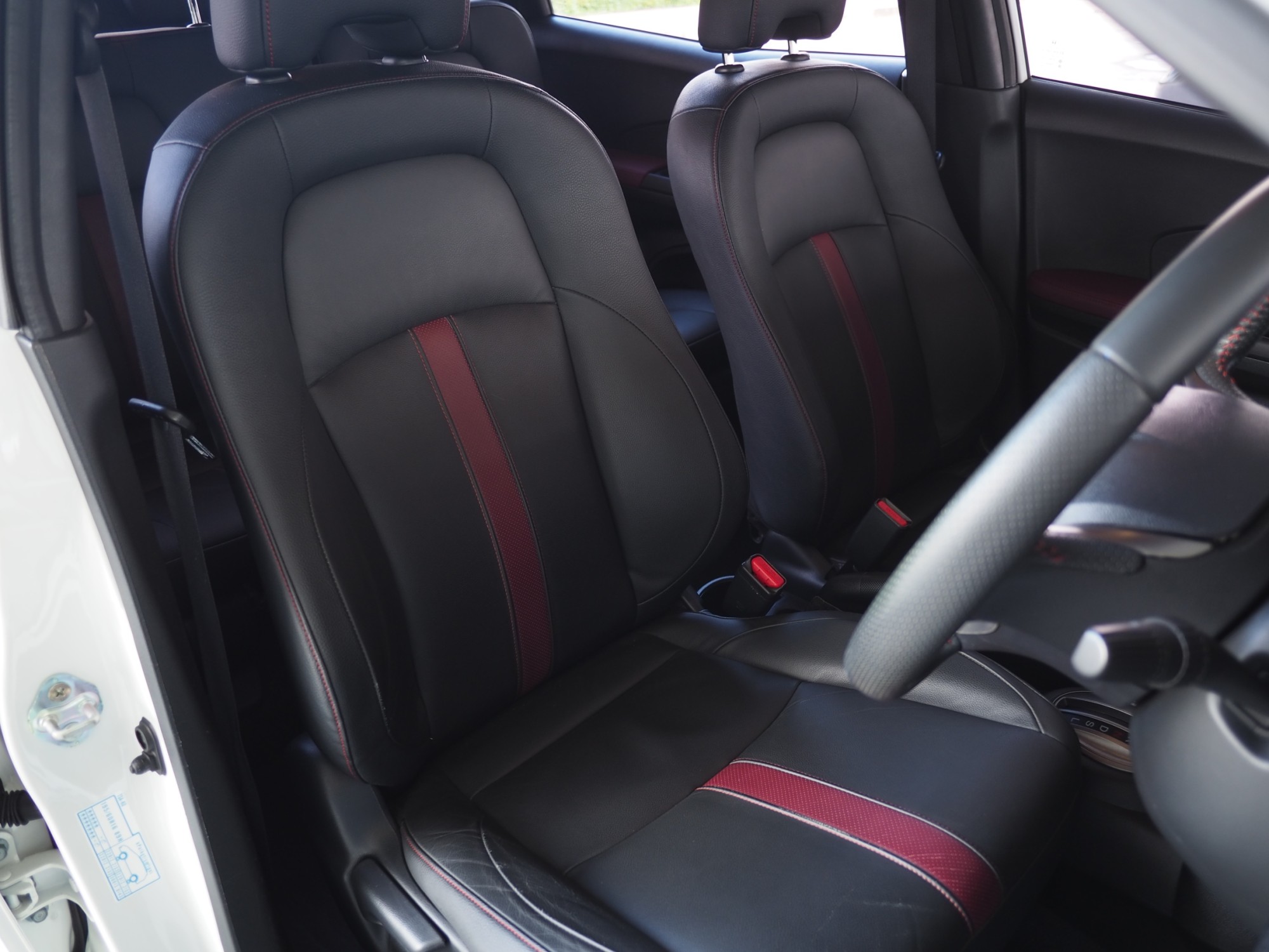 2019 Honda BR-V สีขาว (รูปที่ 19)