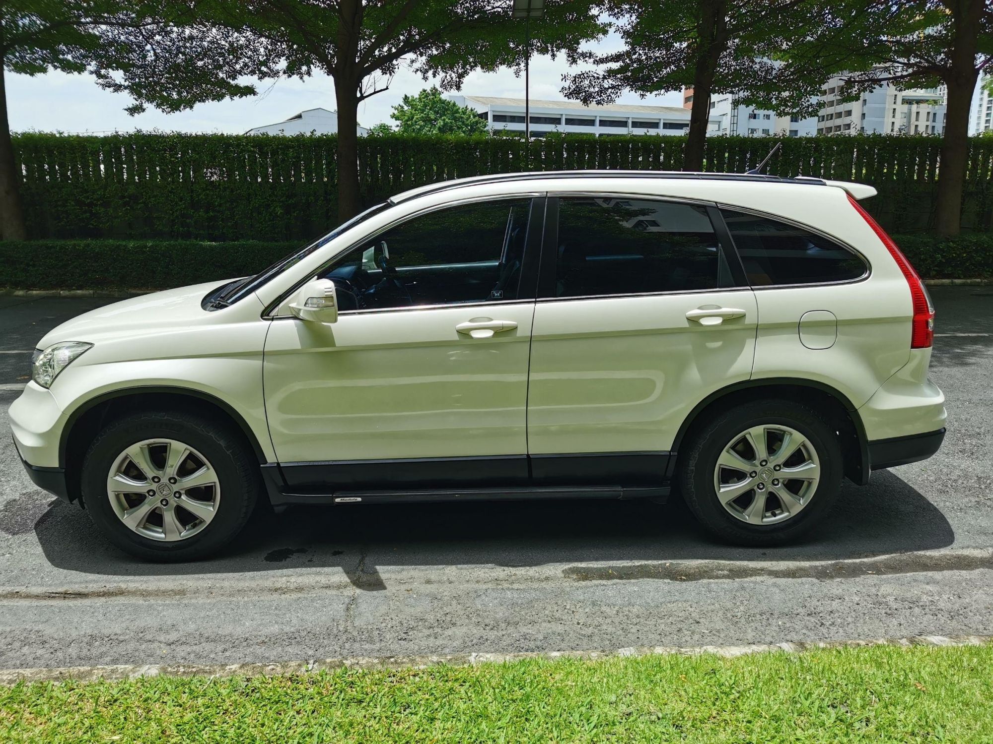2010 Honda CR-V สีขาว (รูปที่ 3)