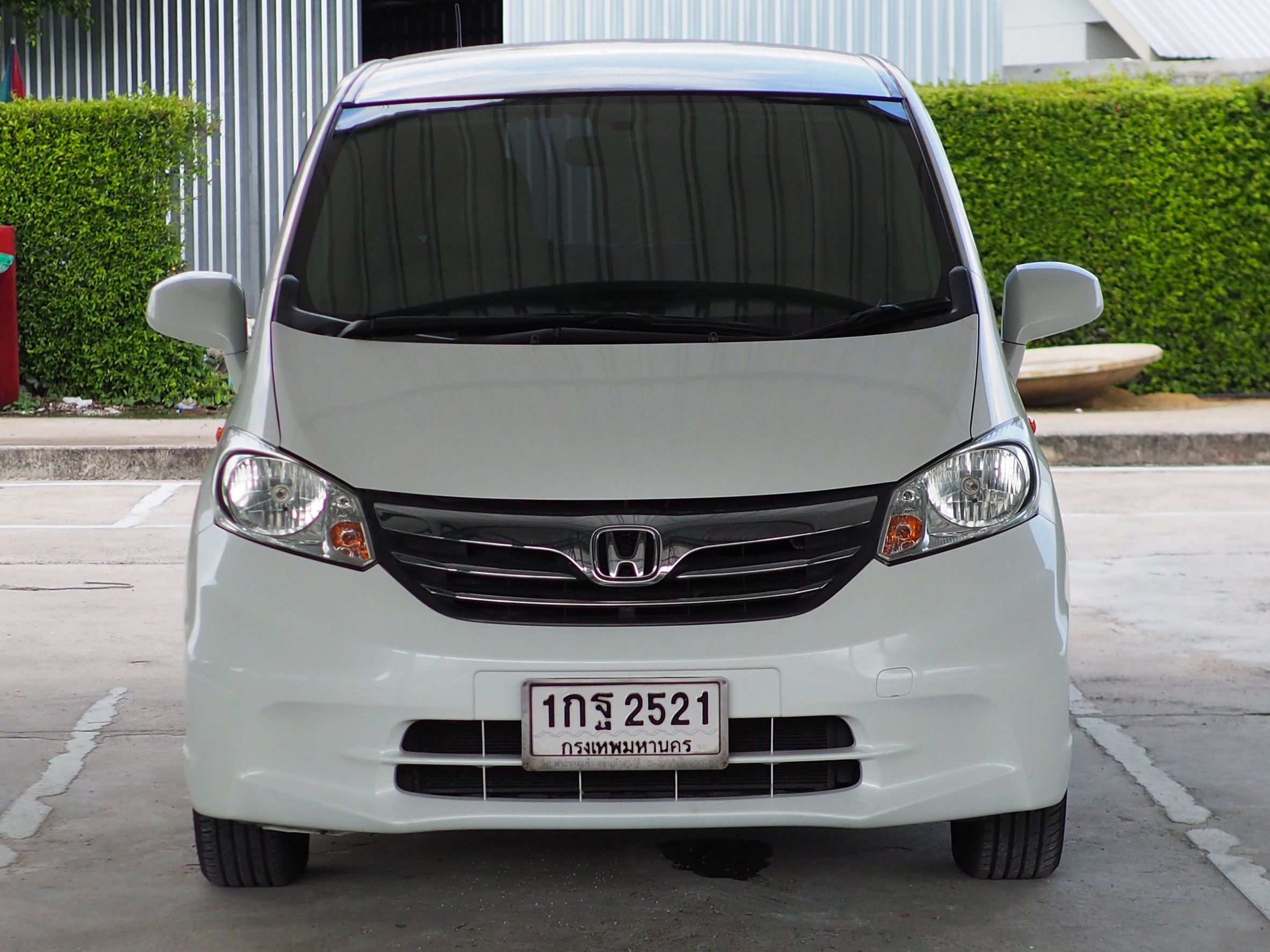 2013 Honda Freed สีขาว