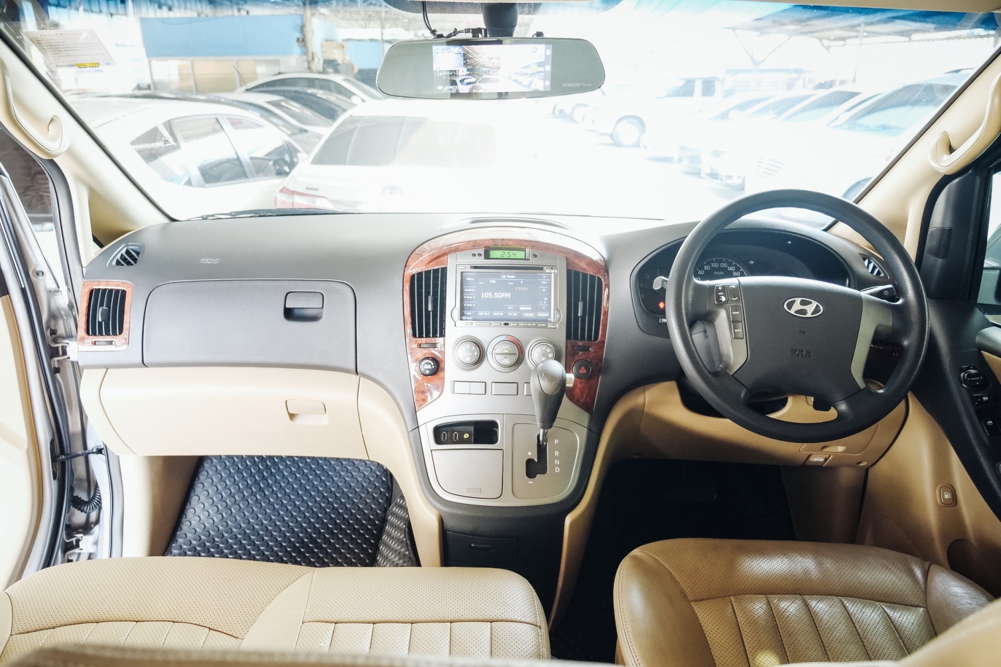 2013 Hyundai H-1 สีเงิน (รูปที่ 15)