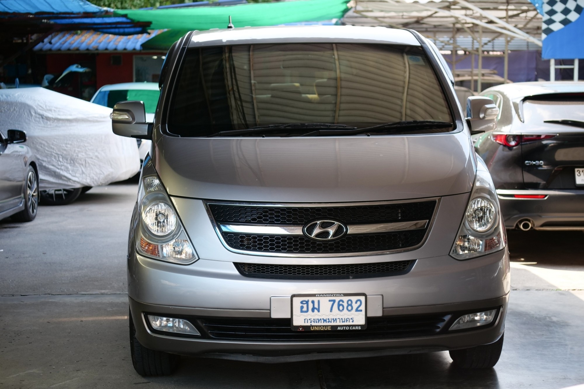 2013 Hyundai H-1 สีเงิน