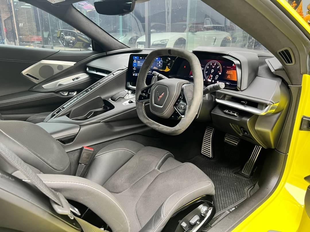 2022 Chevrolet Corvette สีเหลือง (รูปที่ 9)