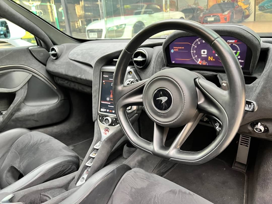 2021 McLaren 720S สีฟ้า (รูปที่ 12)