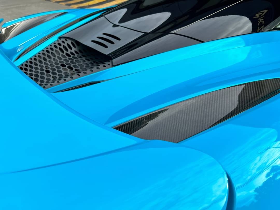 2021 McLaren 765 LT Coupe สีฟ้า (รูปที่ 14)