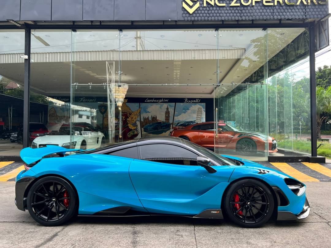 2021 McLaren 765 LT Coupe สีฟ้า (รูปที่ 8)