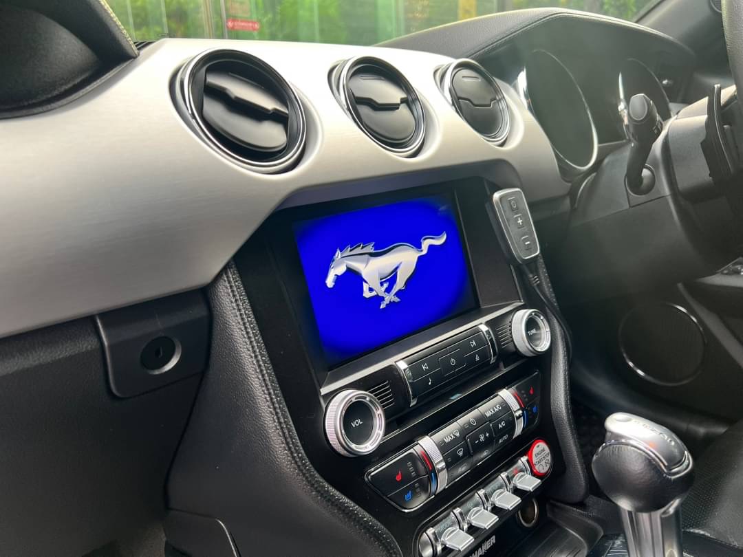 2017 Ford Mustang สีแดง (รูปที่ 12)
