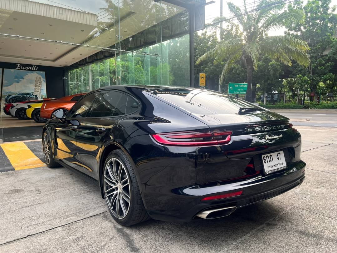2017 Porsche Panamera E-Hybrid สีดำ (รูปที่ 8)