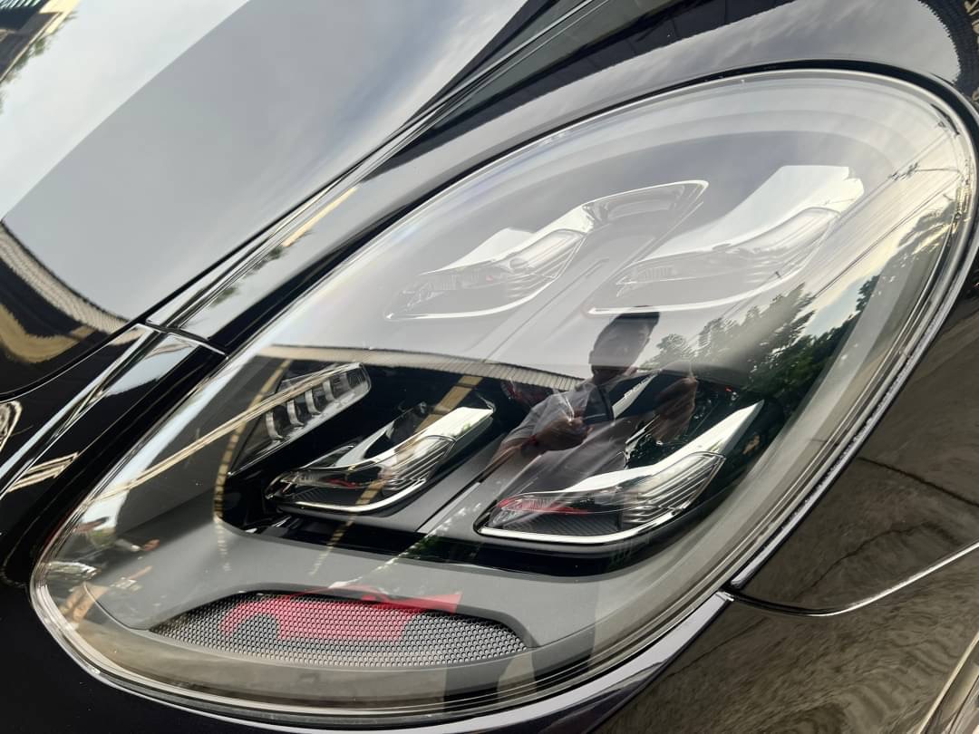2017 Porsche Panamera E-Hybrid สีดำ (รูปที่ 2)