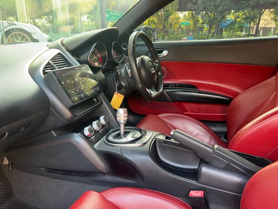 2012 Audi R8 V10 GT Spyder สีขาว (รูปที่ 15)