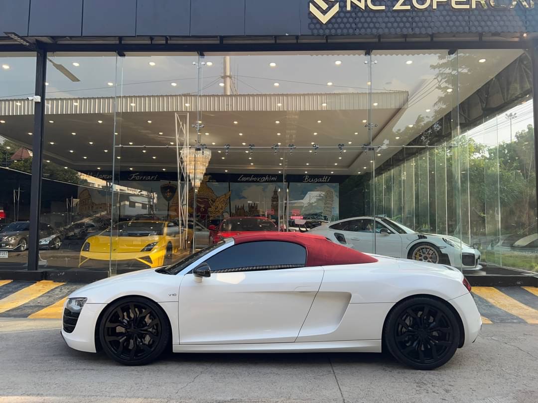 2012 Audi R8 V10 GT Spyder สีขาว (รูปที่ 6)