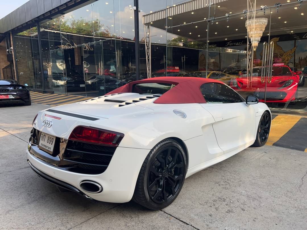 2012 Audi R8 V10 GT Spyder สีขาว (รูปที่ 8)