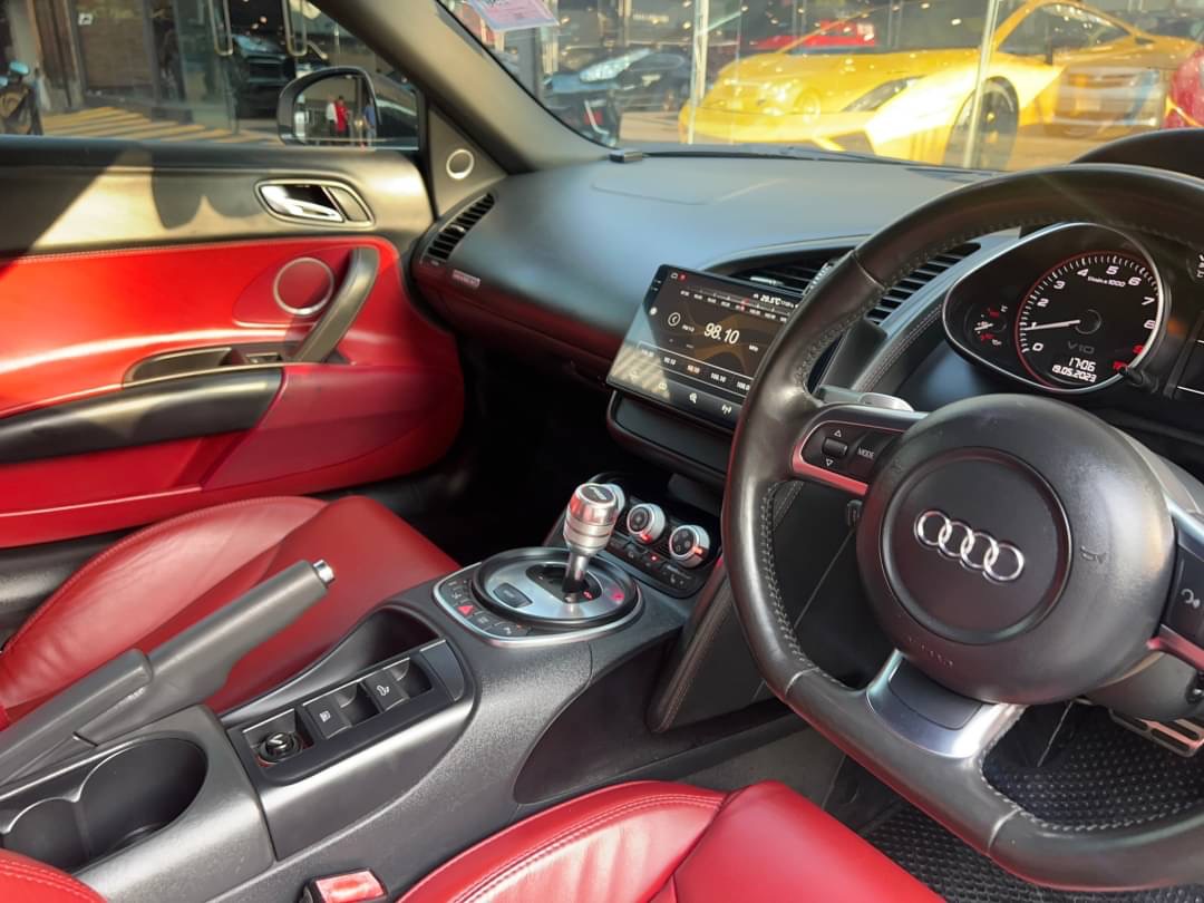 2012 Audi R8 V10 GT Spyder สีขาว (รูปที่ 13)
