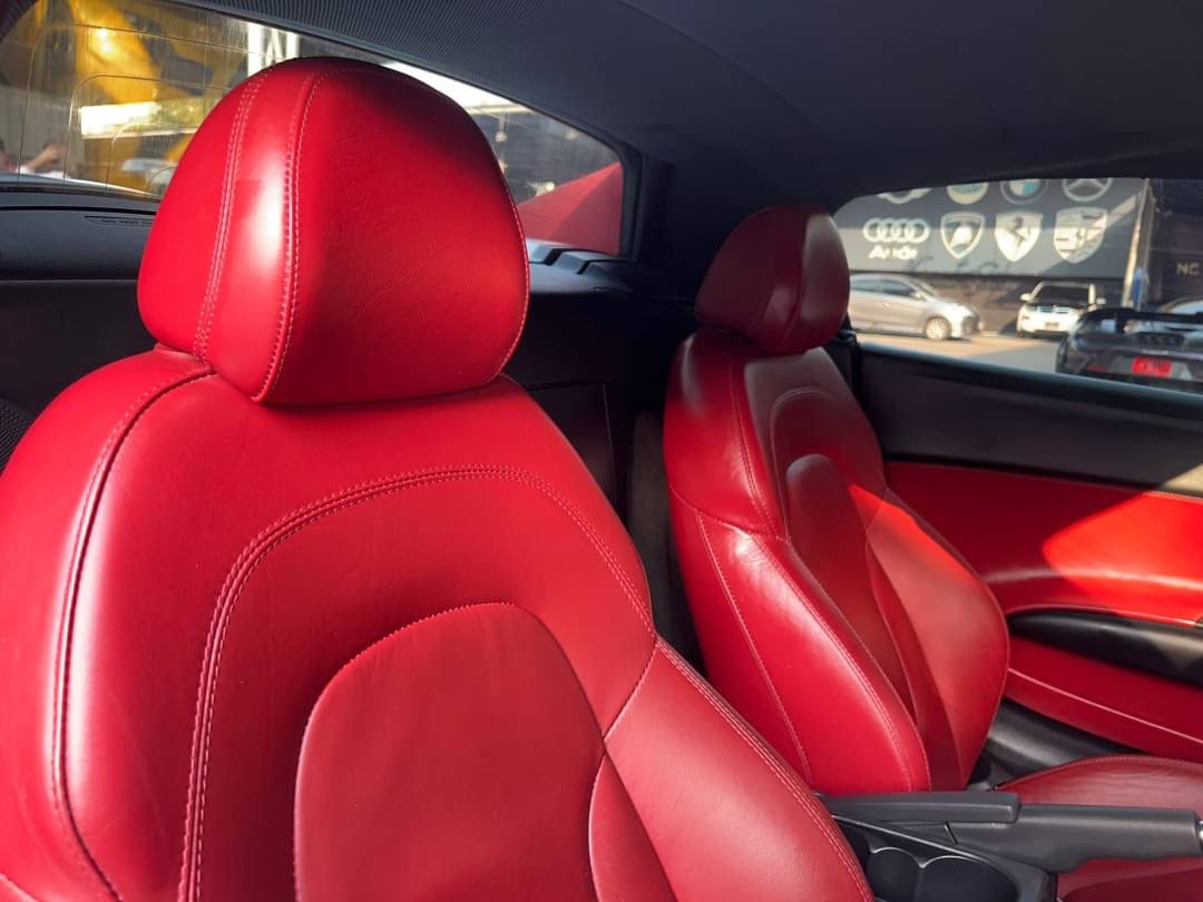 2012 Audi R8 V10 GT Spyder สีขาว (รูปที่ 11)