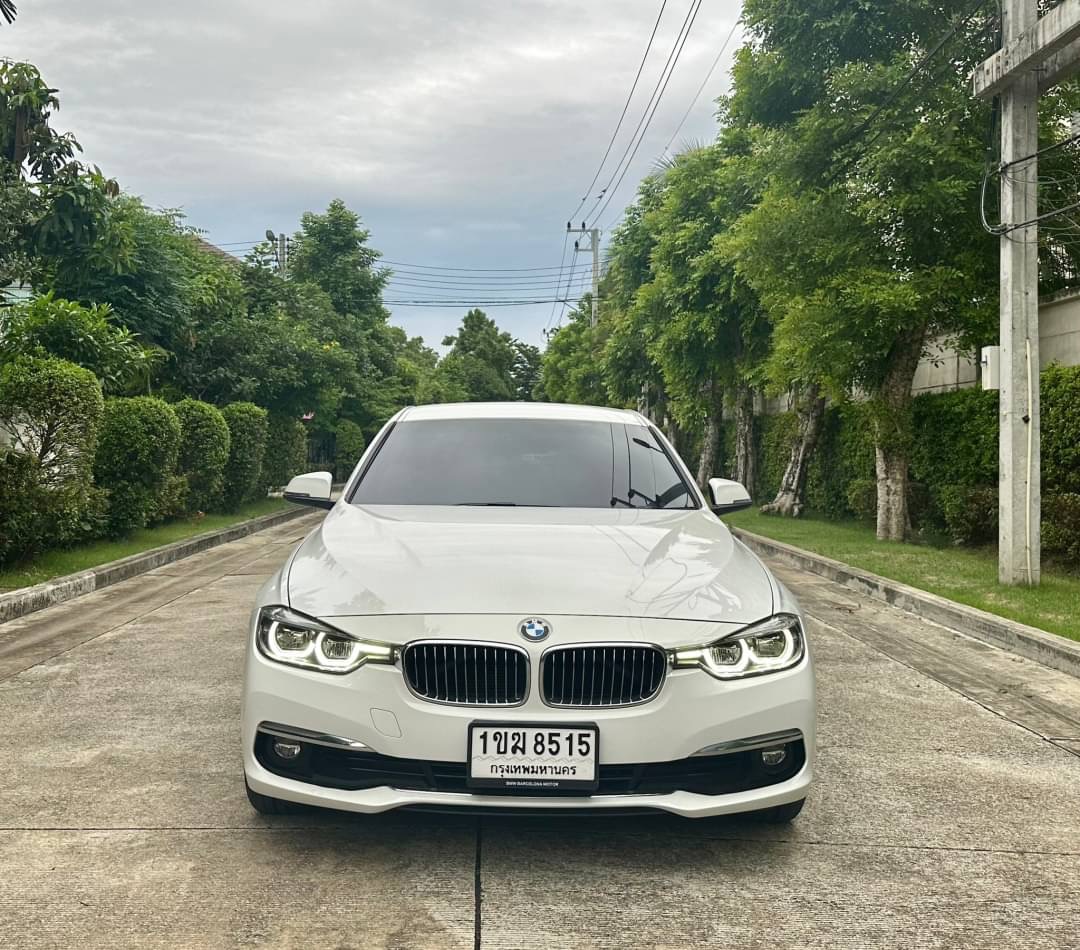 2017 BMW 320D F30 LCI เ สีขาว (รูปที่ 7)
