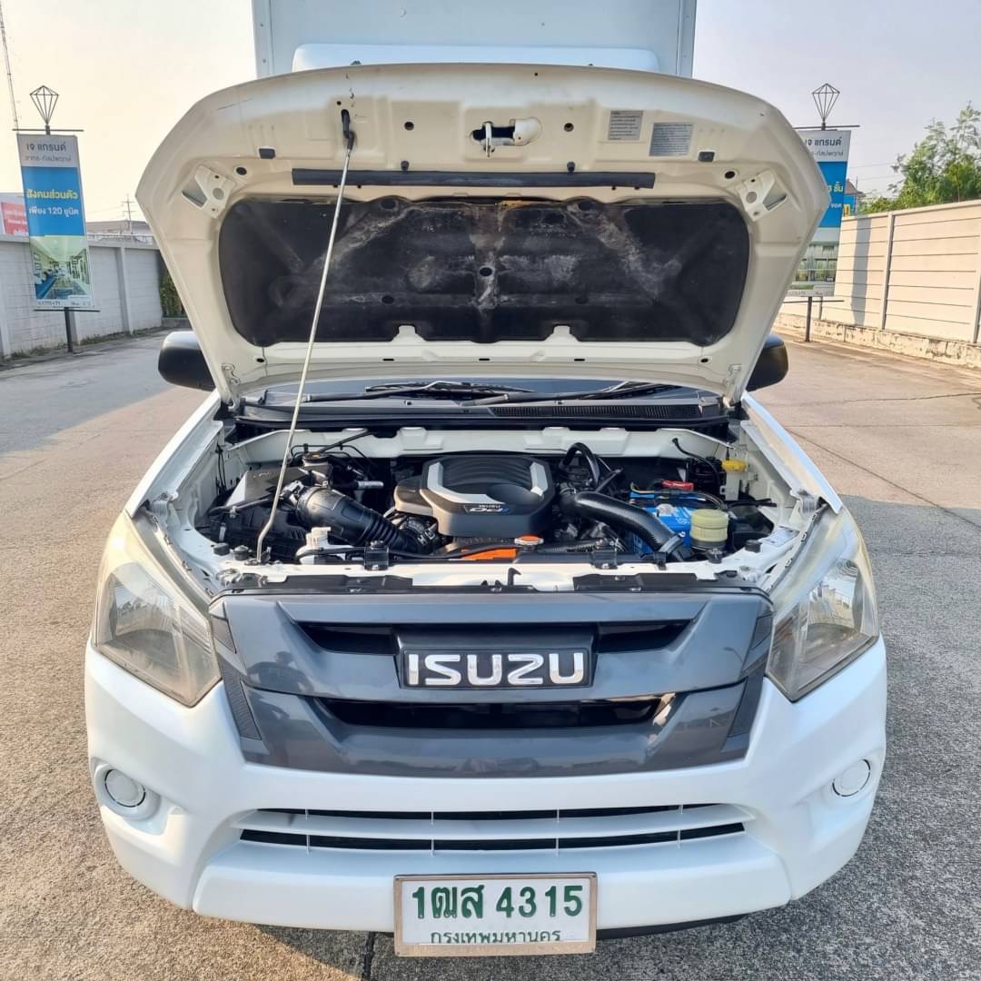 2016 Isuzu D-Max Spark สีขาว (รูปที่ 9)