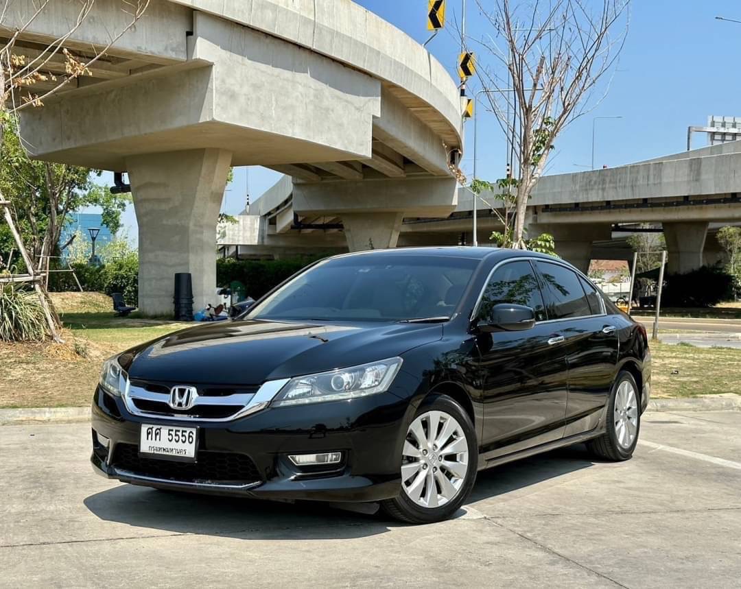 2014 Honda Accord สีดำ (รูปที่ 4)
