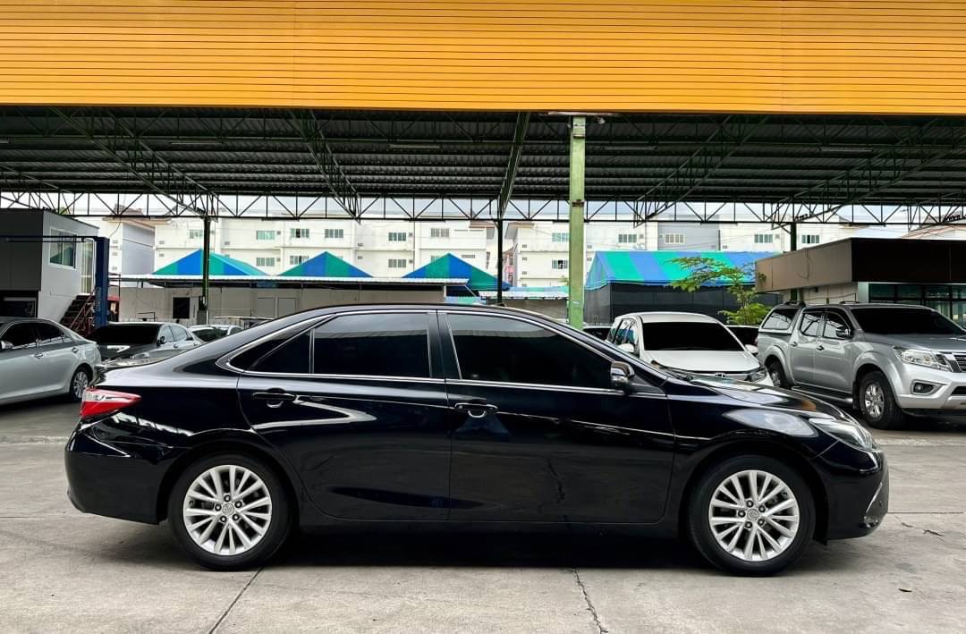2017 Toyota Camry สีดำ (รูปที่ 4)