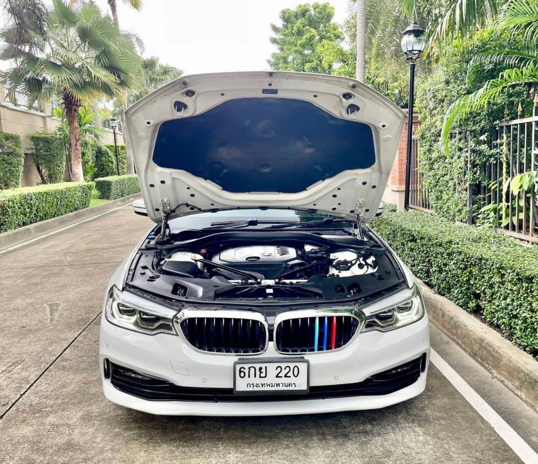 2018 BMW 520d (G30) สีขาว (รูปที่ 16)