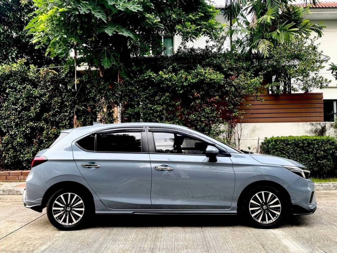 2022 Honda City Hatchback สีเทา (รูปที่ 6)