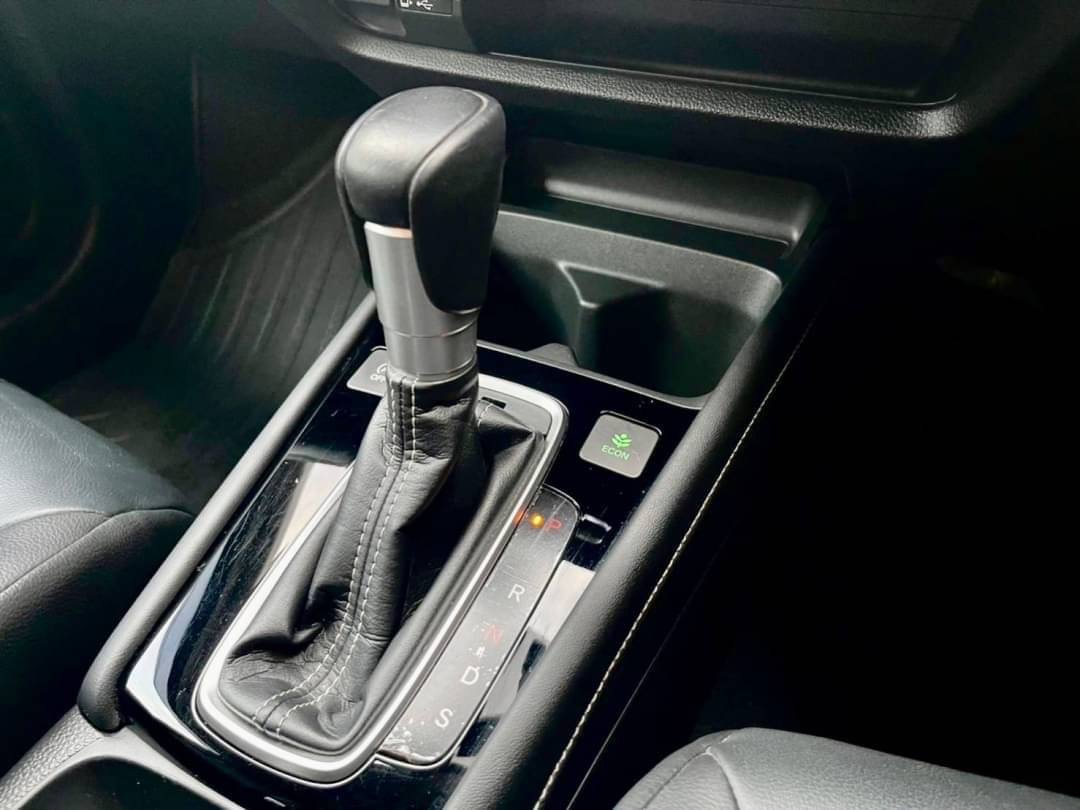 2022 Honda City Hatchback สีเทา (รูปที่ 10)