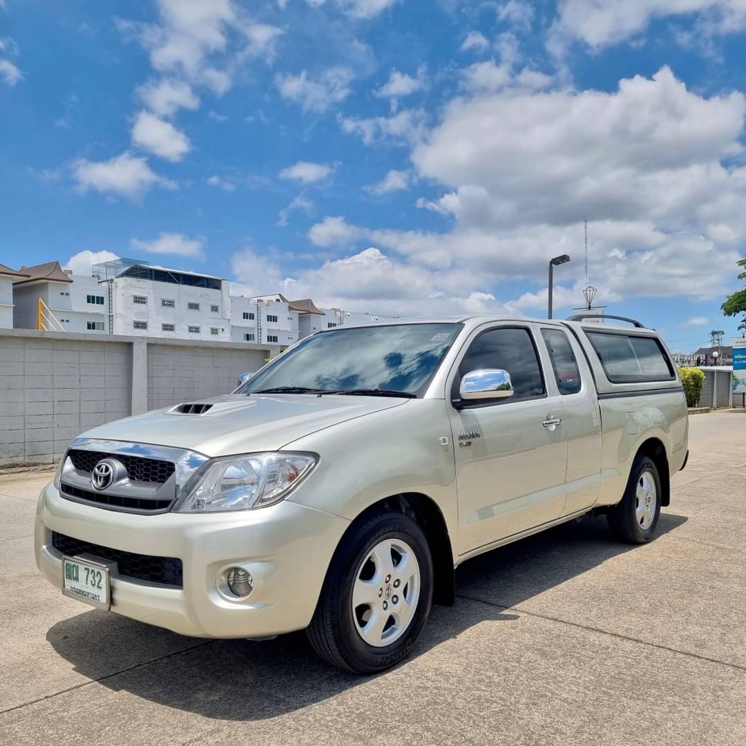 2011 Toyota Hilux Revo Smart cab สีทอง