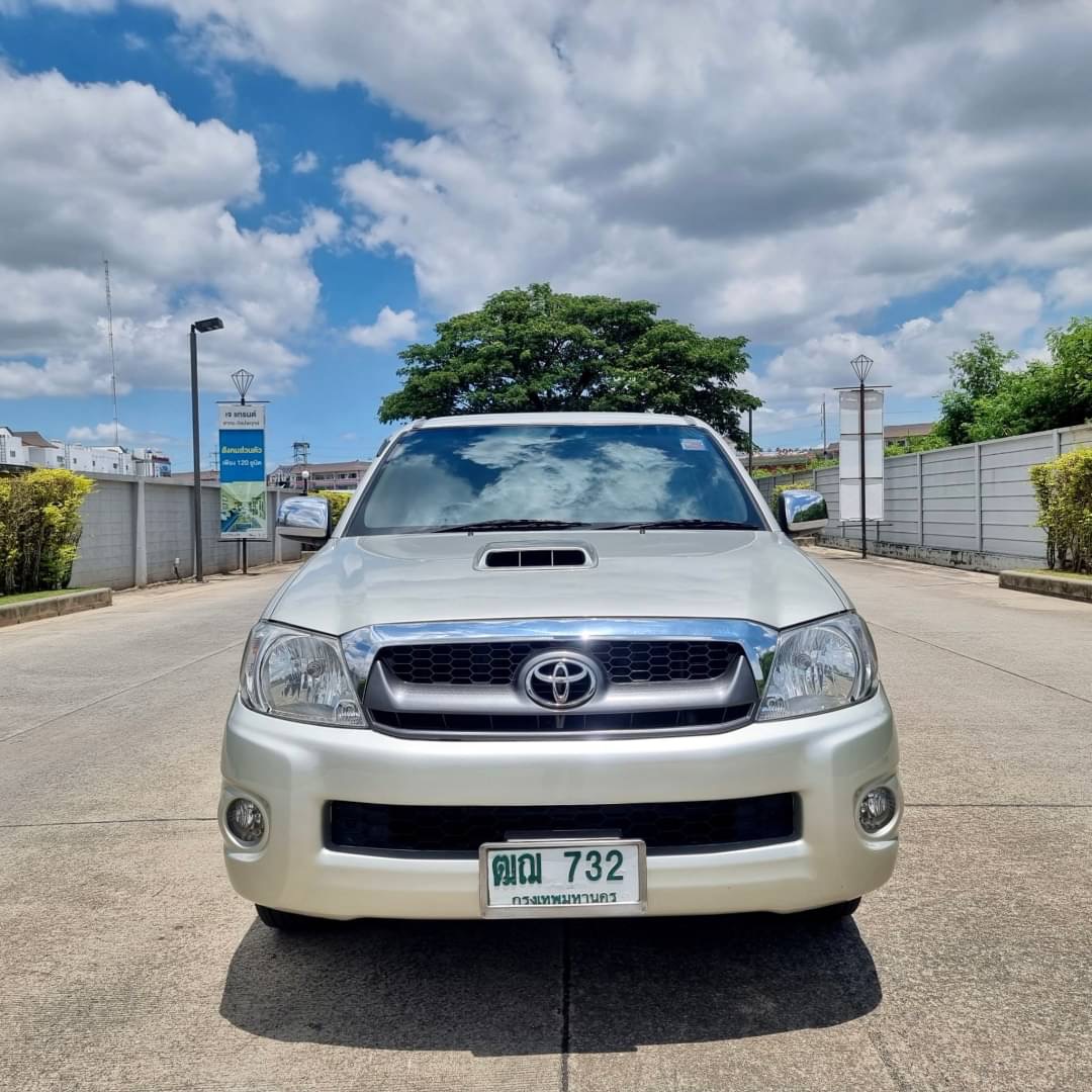 2011 Toyota Hilux Revo Smart cab สีทอง (รูปที่ 3)