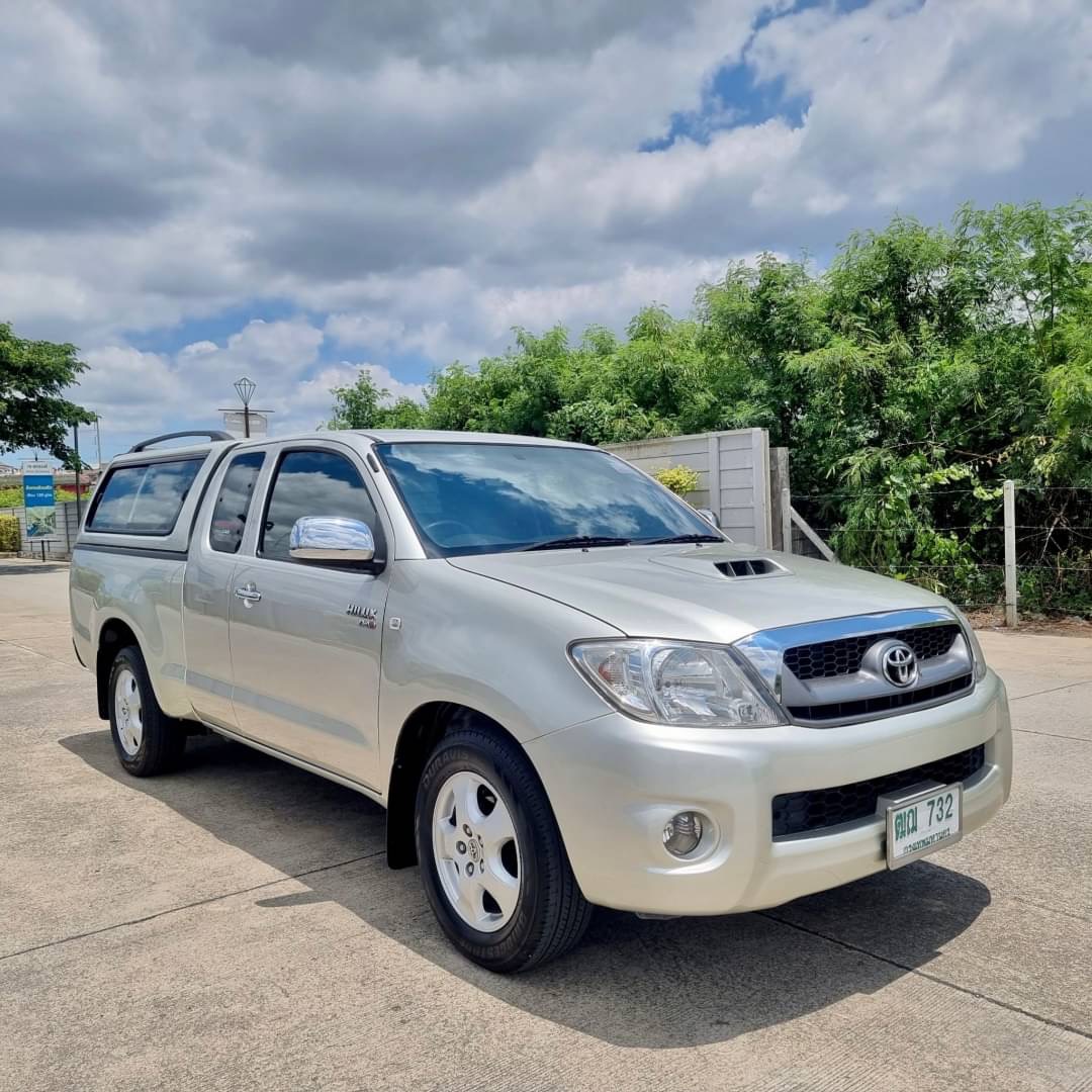 2011 Toyota Hilux Revo Smart cab สีทอง (รูปที่ 2)