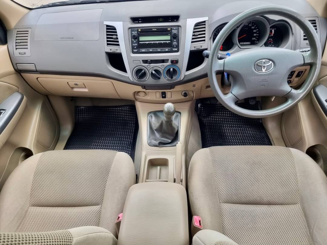 2011 Toyota Hilux Revo Smart cab สีทอง (รูปที่ 5)