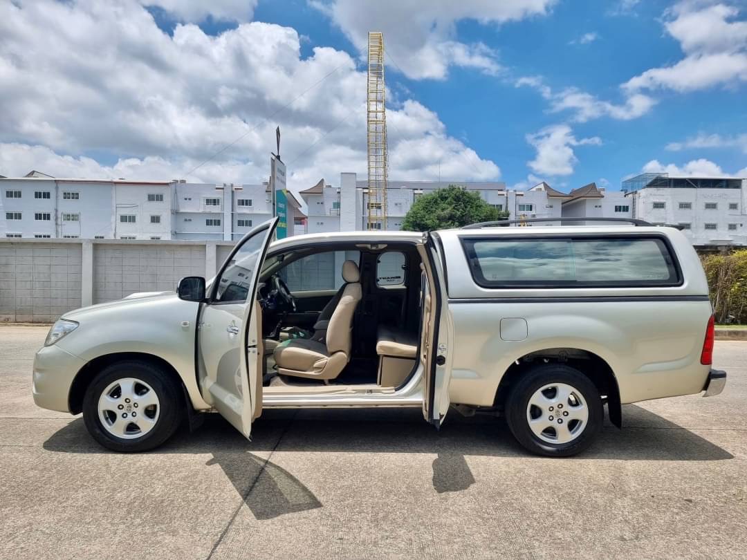 2011 Toyota Hilux Revo Smart cab สีทอง (รูปที่ 4)