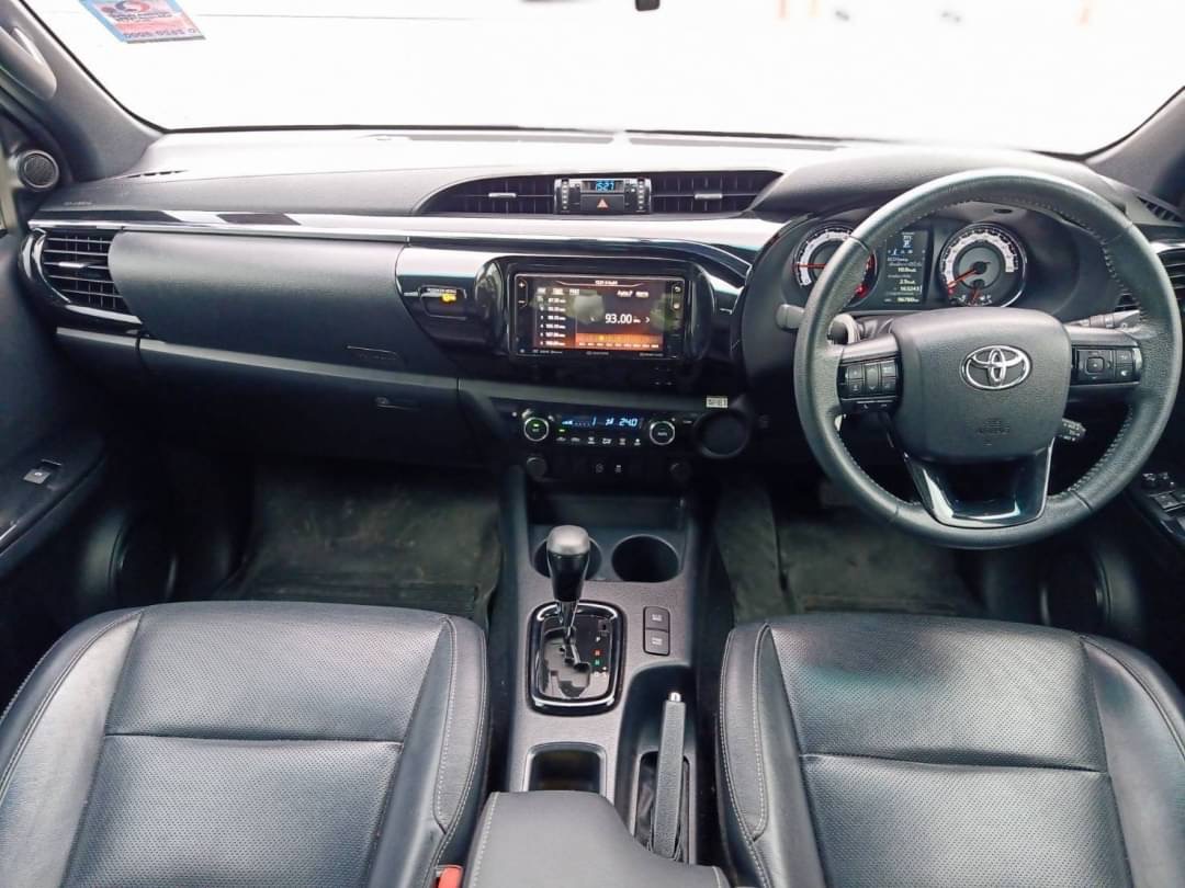 2019 Toyota revo rocco 2.8 สีขาว (รูปที่ 16)