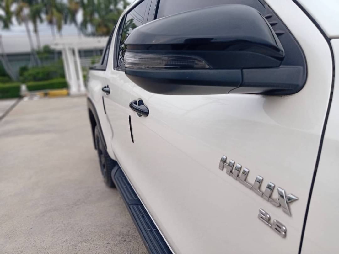 2019 Toyota revo rocco 2.8 สีขาว (รูปที่ 11)