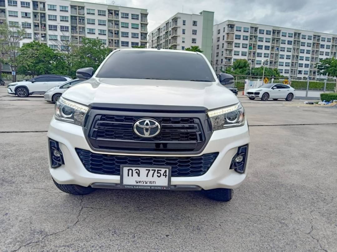 2019 Toyota revo rocco 2.8 สีขาว (รูปที่ 3)