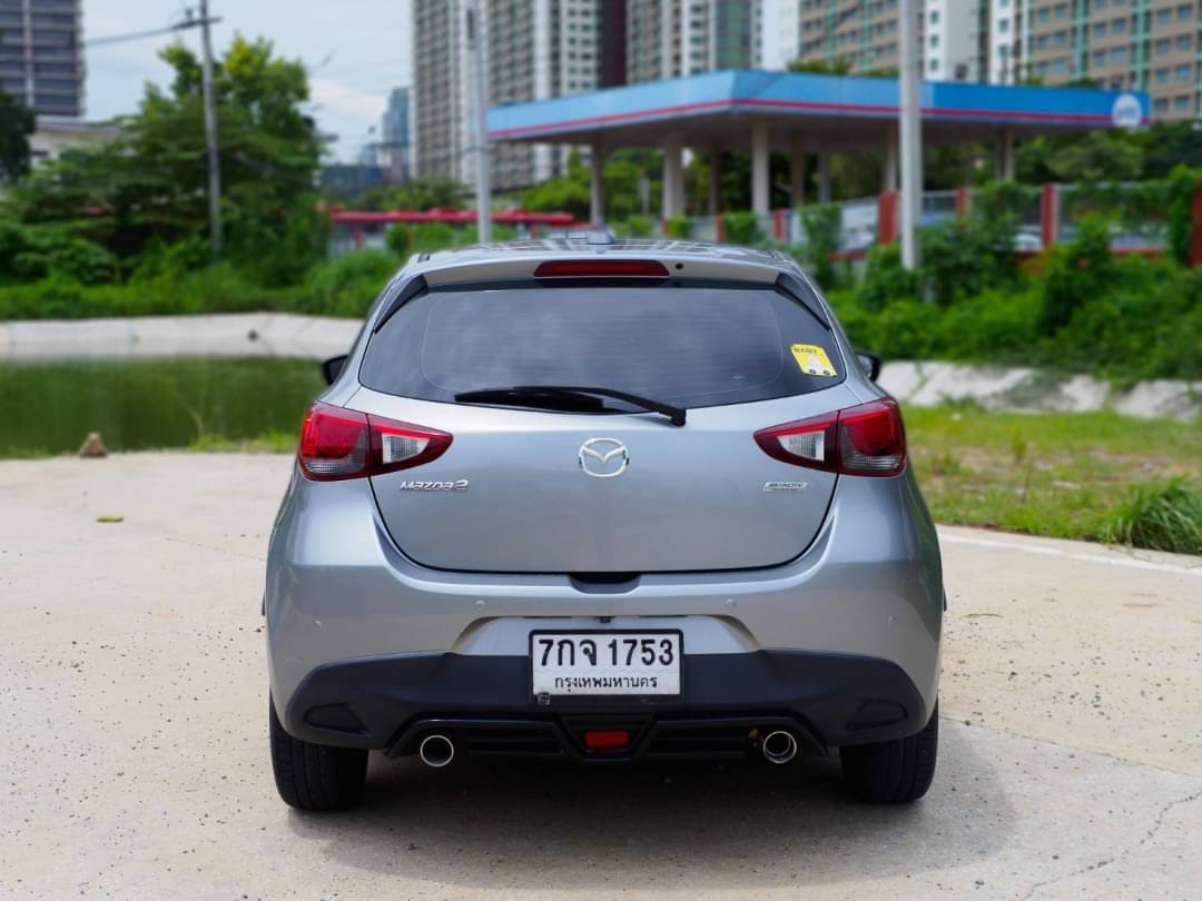 2018 Mazda 2 Hatchback (5 ประตู) สีเงิน (รูปที่ 5)
