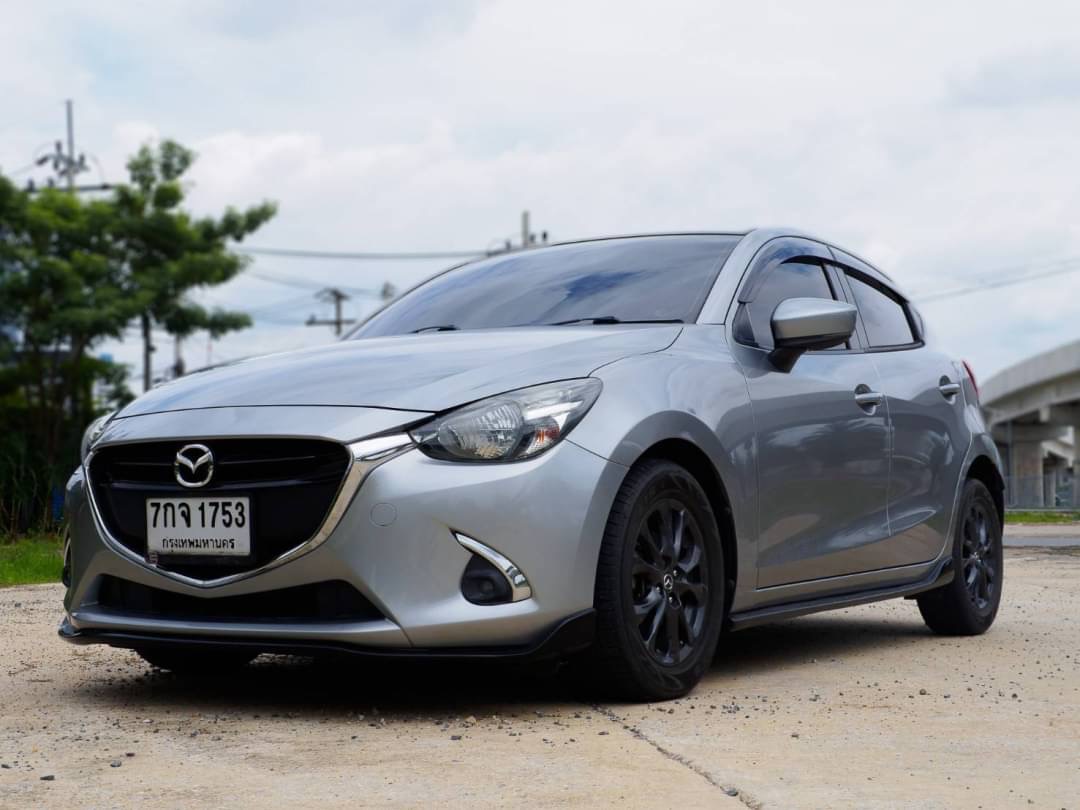 2018 Mazda 2 Hatchback (5 ประตู) สีเงิน (รูปที่ 4)