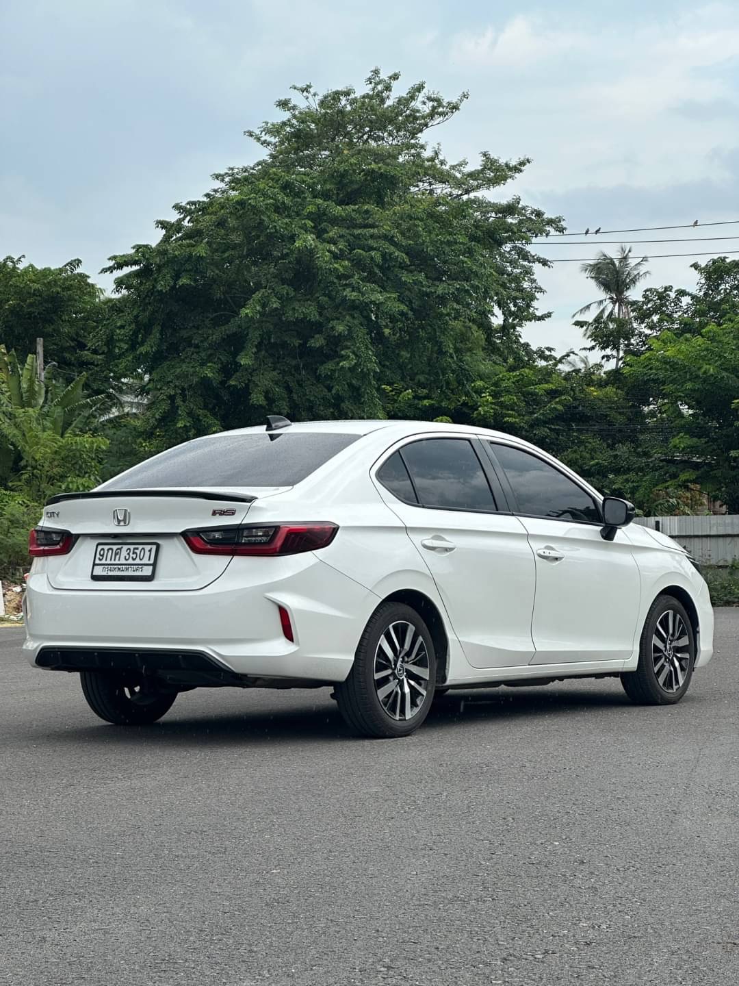 2020 Honda City สีขาว (รูปที่ 6)