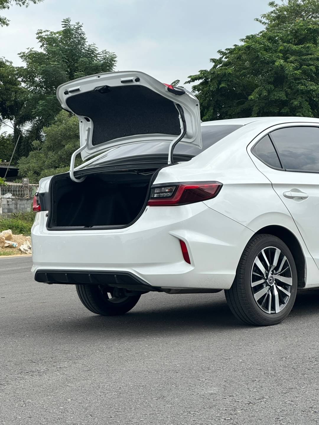 2020 Honda City สีขาว (รูปที่ 13)