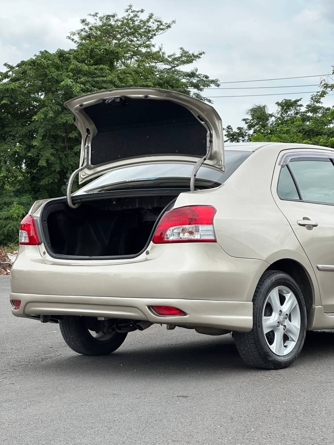 2008 Toyota Vios สีทอง