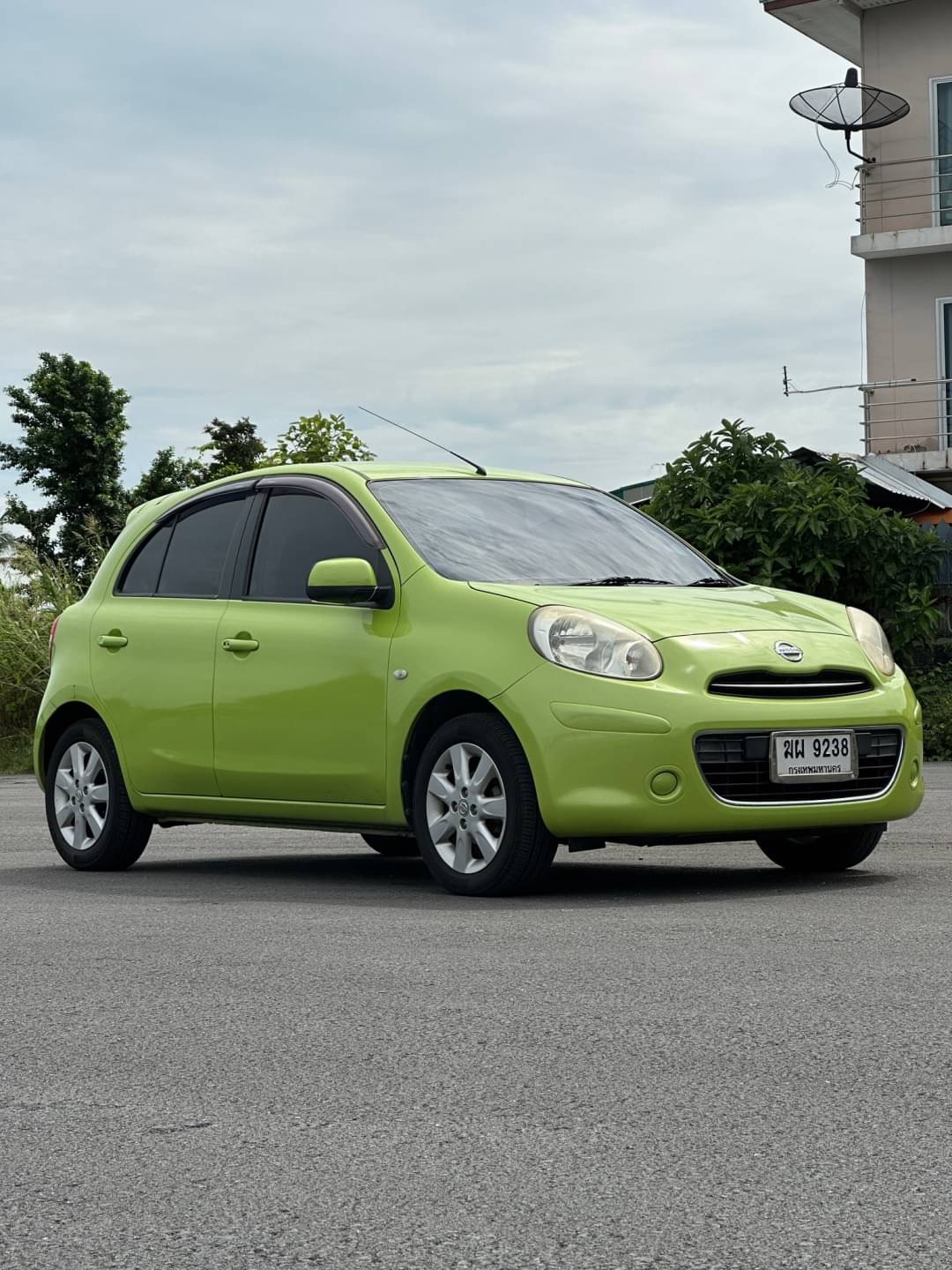 2012 Nissan March สีเขียว