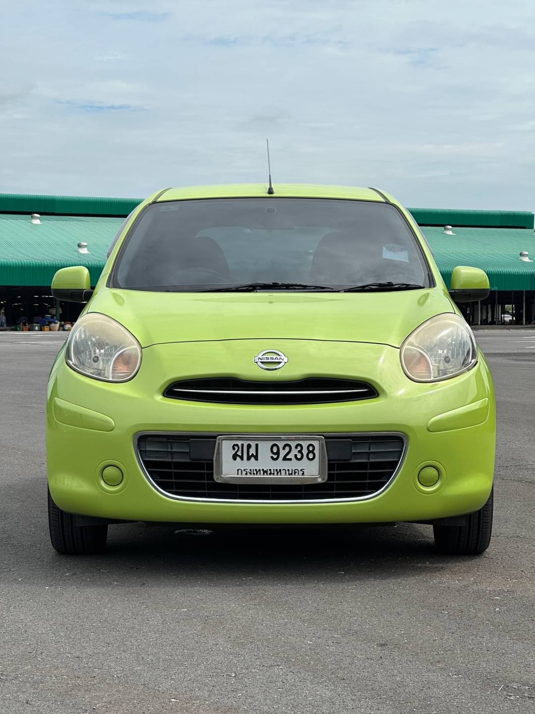 2012 Nissan March สีเขียว (รูปที่ 5)
