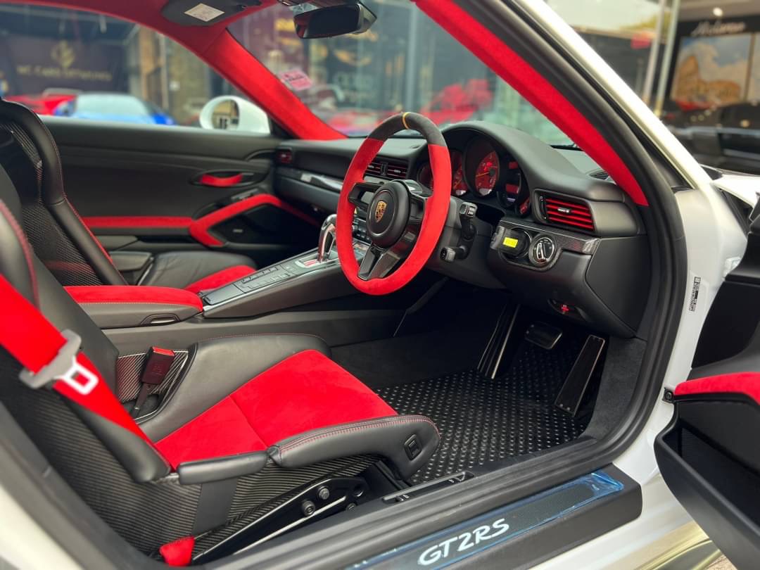 2019 Porsche 911 992 สีขาว (รูปที่ 19)