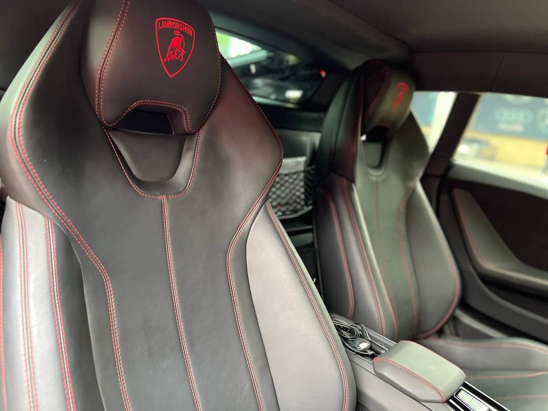 2020 Lamborghini Huracan EVO สีแดง (รูปที่ 13)