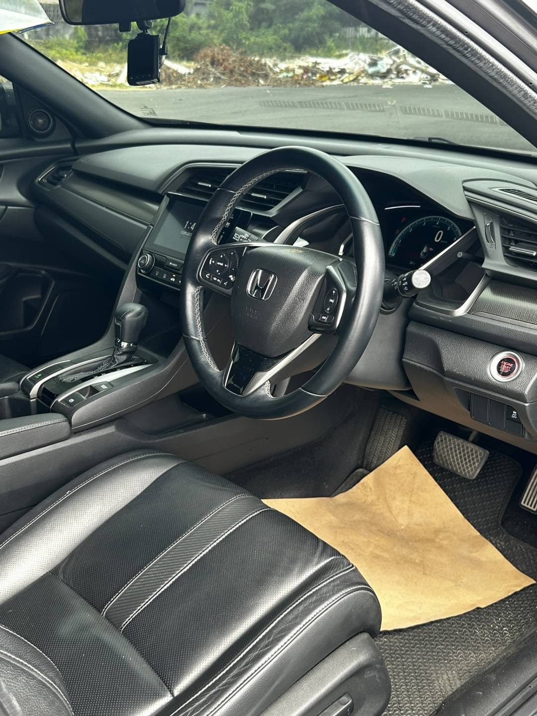 2018 Honda Civic Hatchback สีเทา (รูปที่ 6)