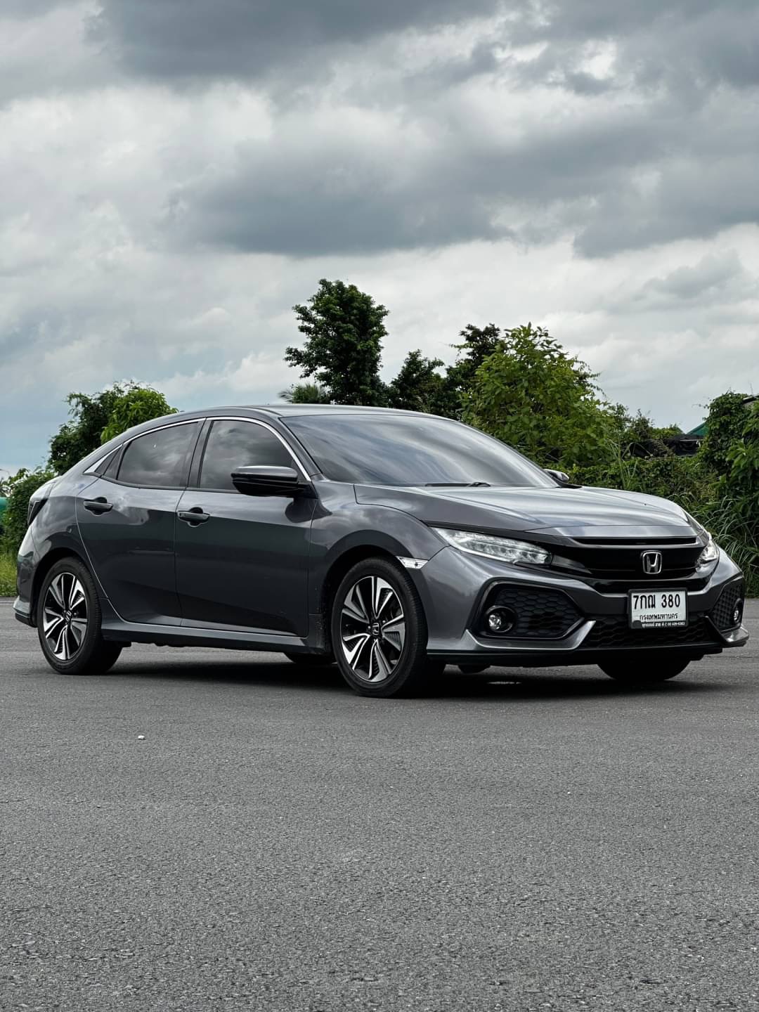 2018 Honda Civic Hatchback สีเทา