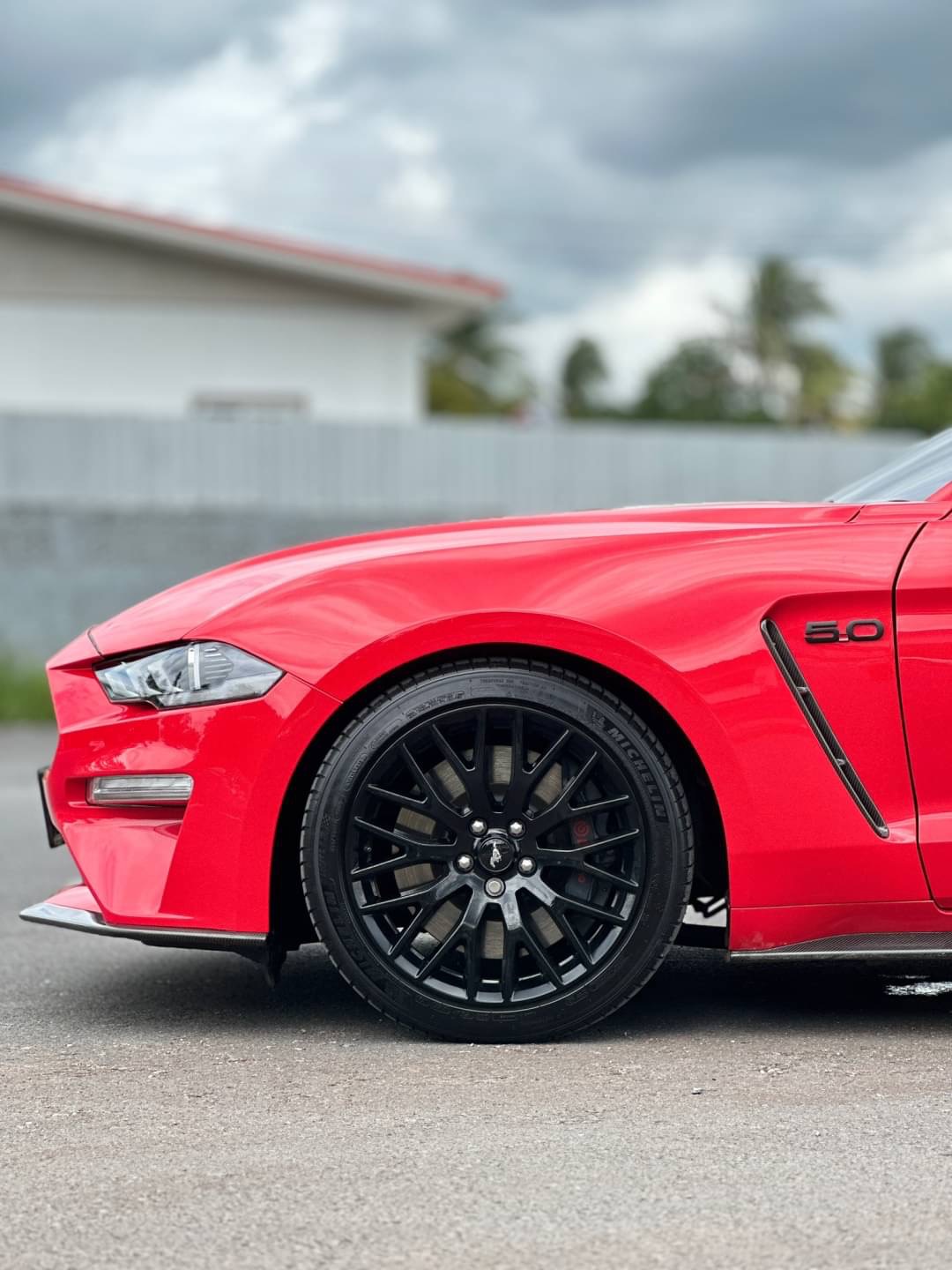 2018 Ford Mustang สีแดง (รูปที่ 5)