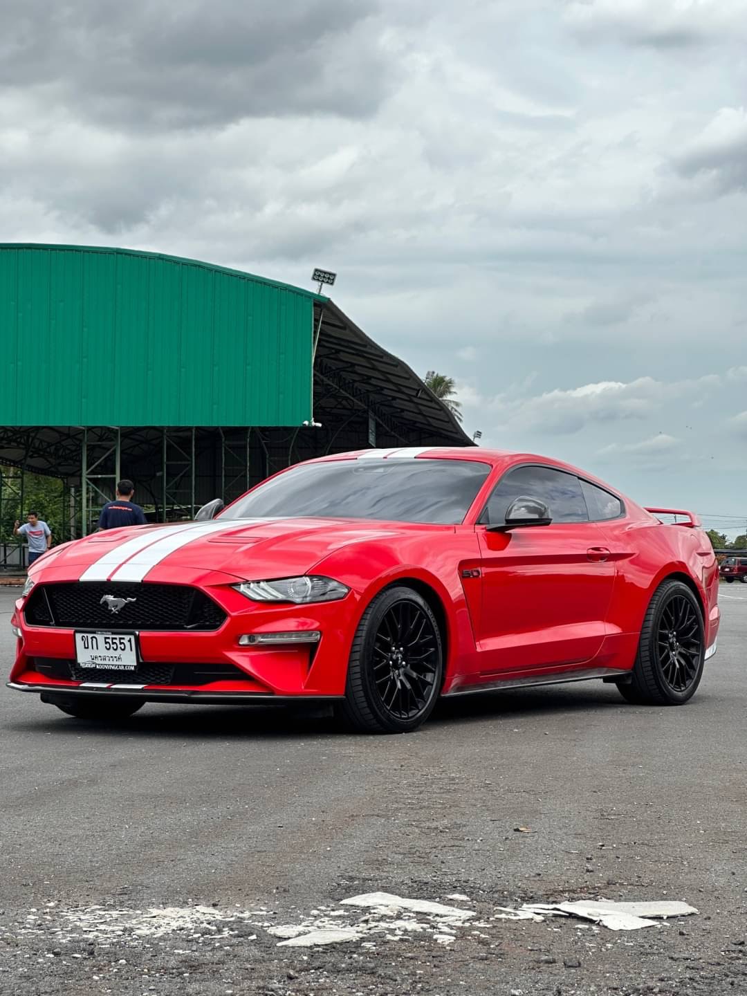 2018 Ford Mustang สีแดง