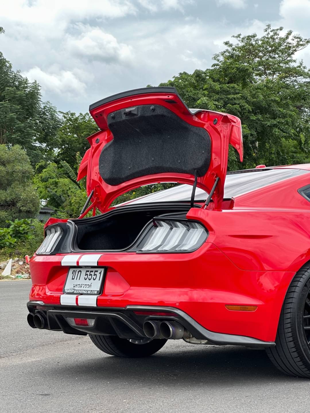 2018 Ford Mustang สีแดง (รูปที่ 12)