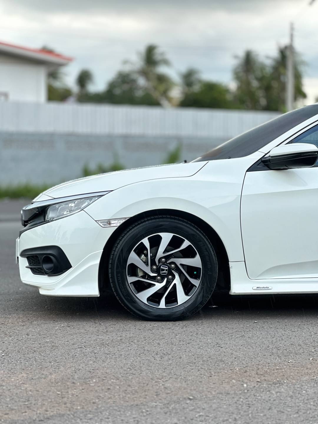 2016 Honda Civic Sedan สีขาว (รูปที่ 5)